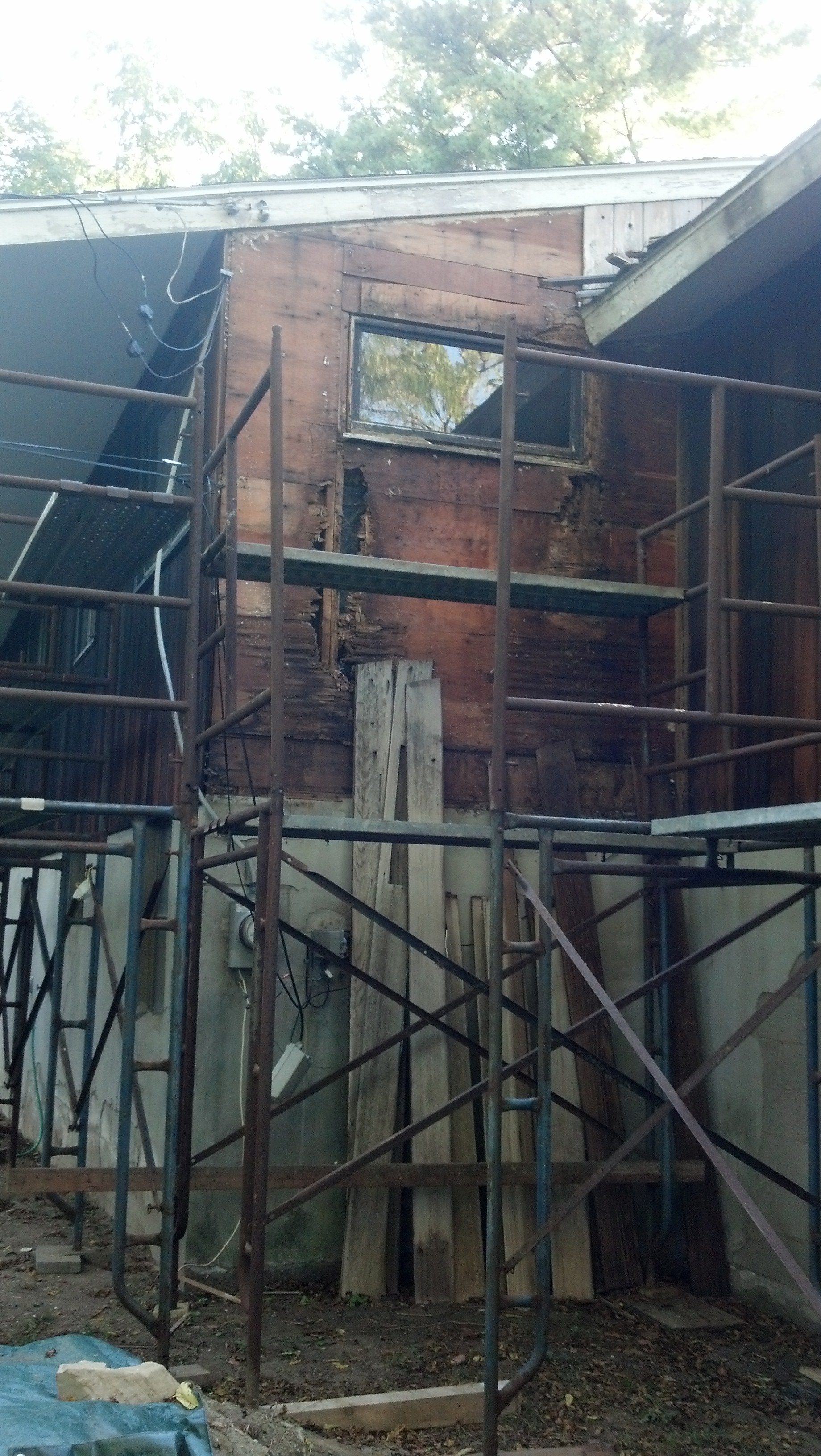 Scaffold the Back of house During renovation.jpg
